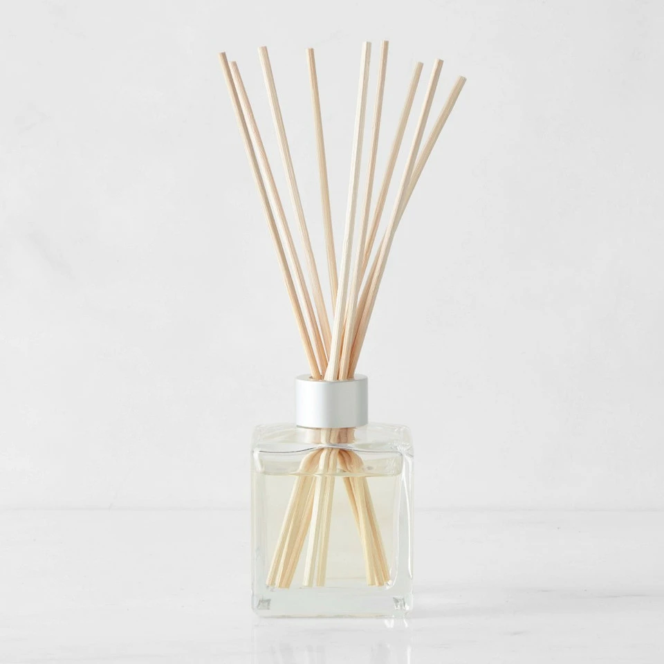 Williams Sonoma Winter Forest Seasonal Diffuser 3 Williams Sonoma Winter Forest Seasonal Diffuser - Image 2