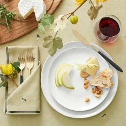 Bee Tablecloth 7 Bee Tablecloth -HOMEKEEPING Shop honeybee tablecloth 202221 0225 bee tablecloth 1 z