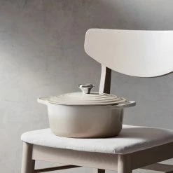 Le Creuset Signature Cast-Iron Round Dutch Oven -HOMEKEEPING Shop le creuset signature round dutch oven 202032 0008 le creuset signature enameled cast iron round dutch oven z