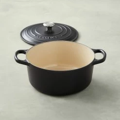 Le Creuset Signature Cast-Iron Round Dutch Oven -HOMEKEEPING Shop le creuset signature round dutch oven 202034 0005 le creuset signature enameled cast iron round dutch oven 1 z