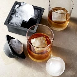 Williams Sonoma King Cube Tray with Lid, Set of 2 15 Williams Sonoma King Cube Tray with Lid, Set of 2 -HOMEKEEPING Shop williams sonoma king cube tray with lid 202220 0016 sphere ice molds set of 2 and glasses set z